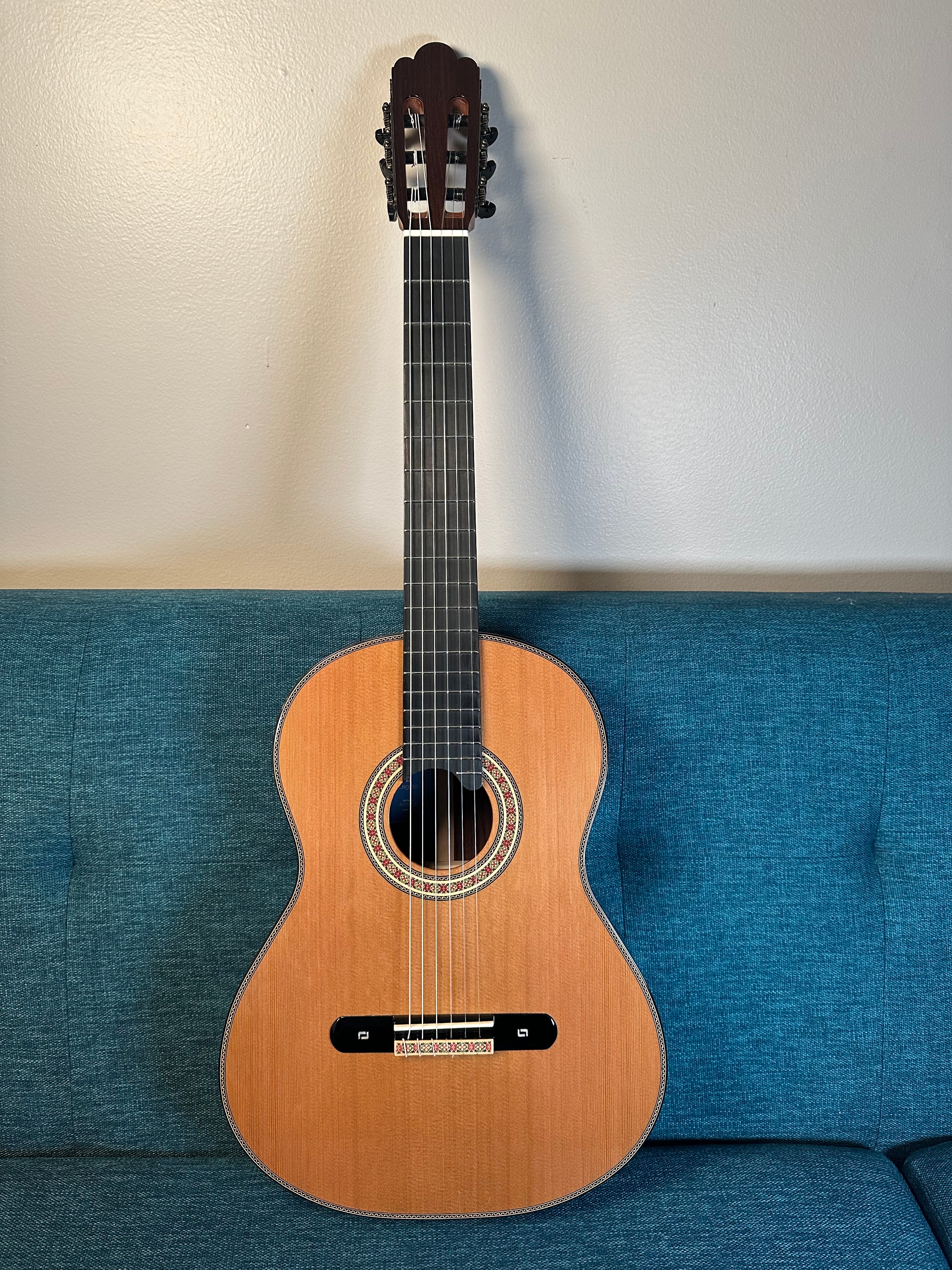 630 scale store classical guitar